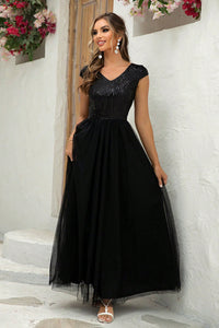 Sequin V-Neck Mesh Maxi Dress - Black / XS