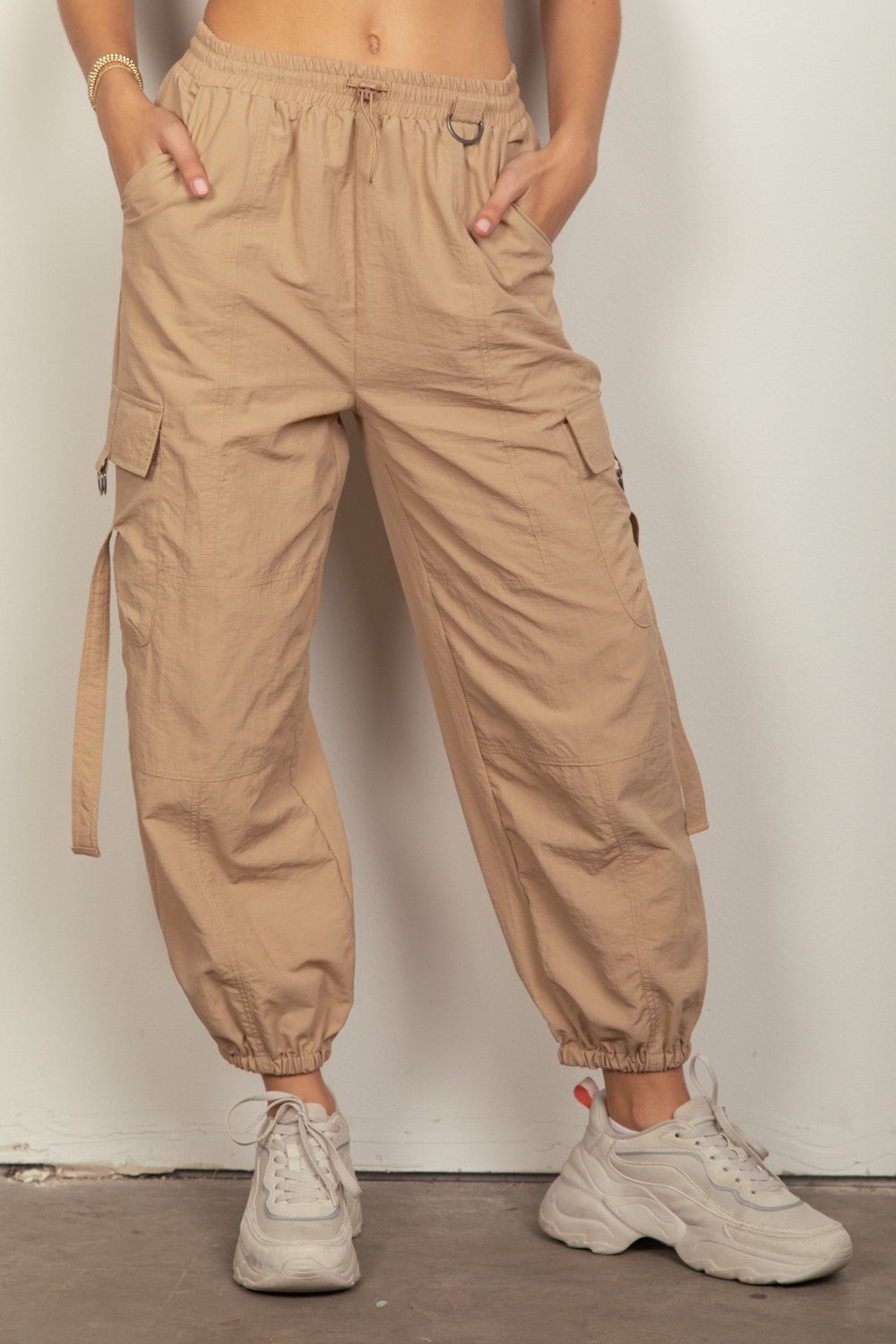 VERY J Elastic Waist Woven Cargo Pants - Taupe / S