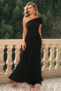 One-Shoulder Ruched Maxi Dress - Black / XS