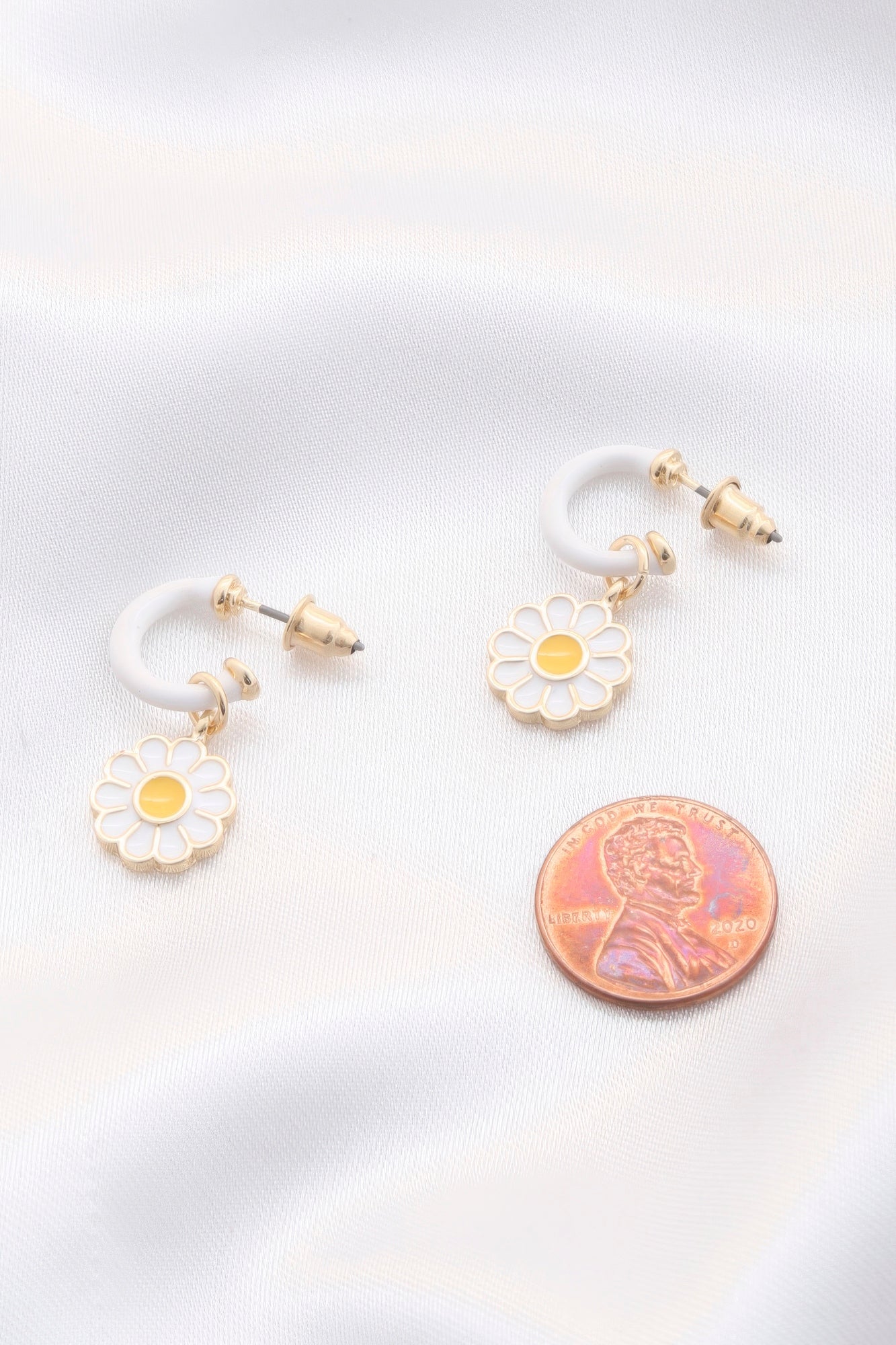 Daisy Charm Open Circle Earring